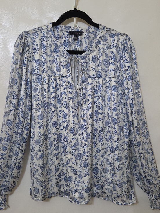 Tamara H Tops - Tamara H White and Blue Floral Tie-Neck Polyester Long Sleeve Blouse - Size Lg